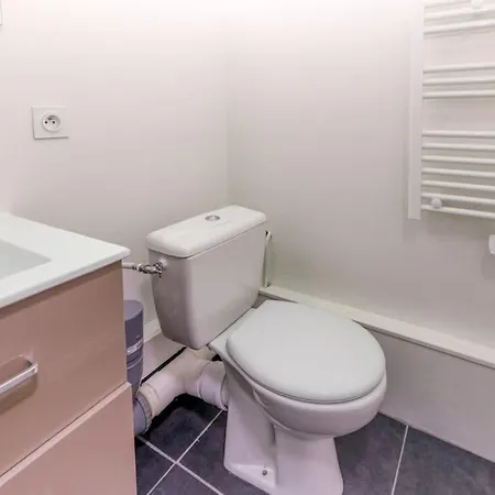 Superbe : Parking Gratuit + Fibre Wifi + Balcon Lägenhet