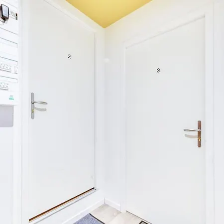 Superbe : Parking Gratuit + Fibre Wifi + Balcon Lägenhet