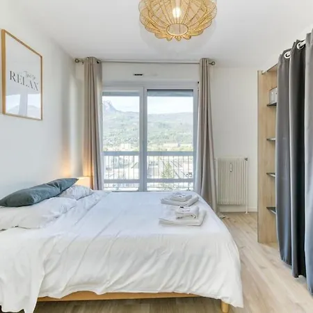 Superbe : Parking Gratuit + Fibre Wifi + Balcon