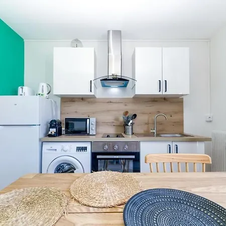 Superbe : Parking Gratuit + Fibre Wifi + Balcon Lägenhet *