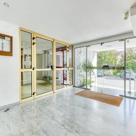 شقة Superbe : Parking Gratuit + Fibre Wifi + Balcon *