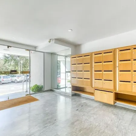 Superbe : Parking Gratuit + Fibre Wifi + Balcon شقة *