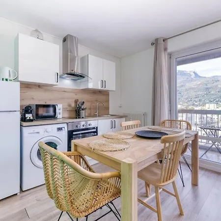 Superbe : Parking Gratuit + Fibre Wifi + Balcon *