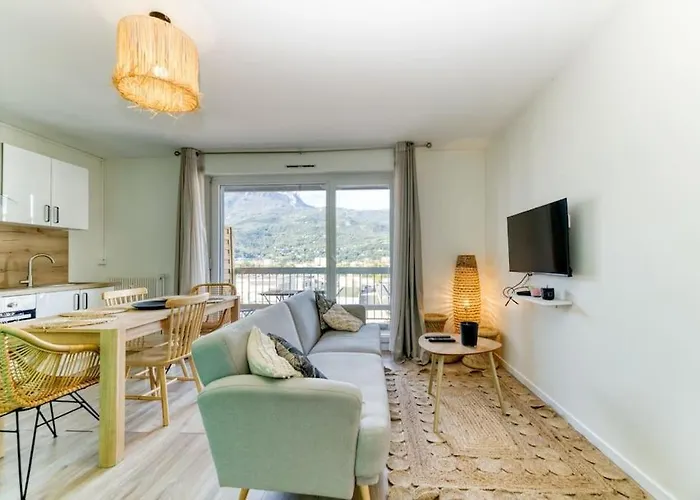 Superbe : Parking Gratuit + Fibre Wifi + Balcon Διαμέρισμα *