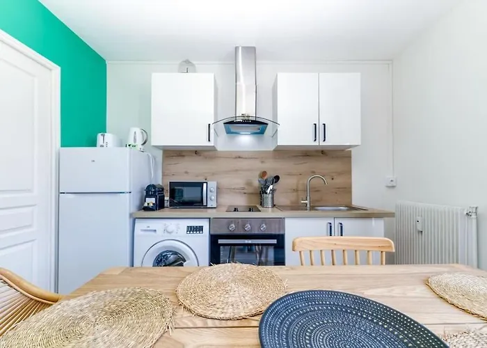 Superbe : Parking Gratuit + Fibre Wifi + Balcon Διαμέρισμα *